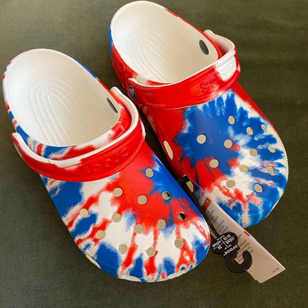 Crocs - women’s size 8